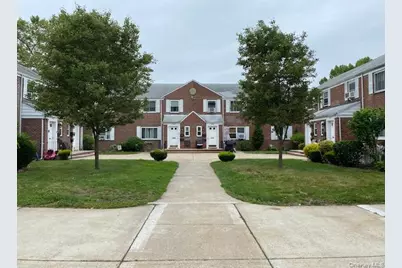 254-25 75th Avenue #2nd fl, Glen Oaks, NY 11004 - Photo 2