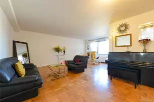 61-20 Grand Central, Forest Hills, NY 11375 - Photo 10