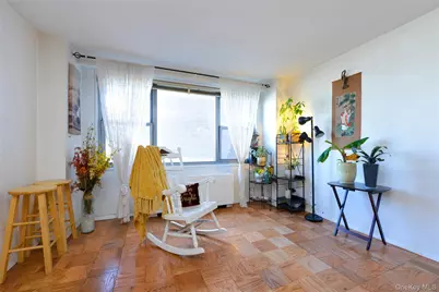 61-20 Grand Central #B 708, Forest Hills, NY 11375 - Photo 8