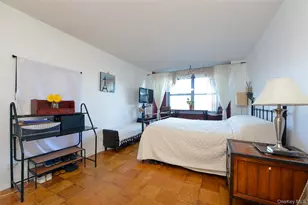 61-20 Grand Central, Forest Hills, NY 11375 - Photo 16