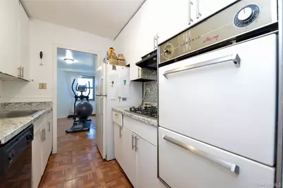 61-20 Grand Central #B 708, Forest Hills, NY 11375 - Photo 14