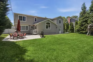 19 Gruber Dr, Glen Cove, NY 11542 - Photo 18