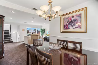 32 Elderberry Lane E, Valley Stream, NY 11581 - Photo 10