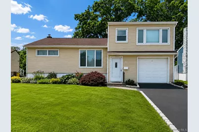 32 Elderberry Lane E, Valley Stream, NY 11581 - Photo 2