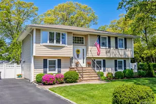 46 Hewitt Blvd, Center Moriches, NY 11934 - Photo 2