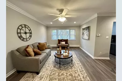 92 South Clinton Avenue #3F, Bay Shore, NY 11706 - Photo 2