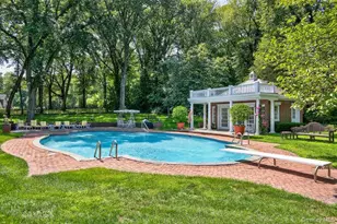 550 Chicken Valley Rd, Locust Valley, NY 11560 - Photo 18