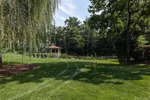 227 Hamlet Dr, Jericho, NY 11753 - Photo 34