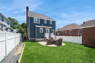 24 Commonwealth St, Franklin Square, NY 11010 - Photo 26