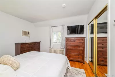 24 Commonwealth Street, Franklin Square, NY 11010 - Photo 16