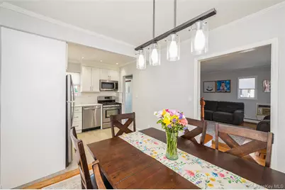 24 Commonwealth Street, Franklin Square, NY 11010 - Photo 6