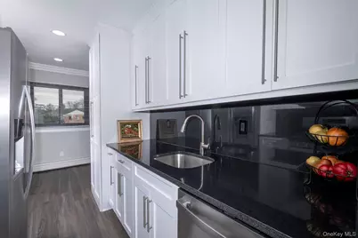 407 East Main Street #407-5B, Bay Shore, NY 11706 - Photo 2
