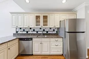 19 The Circle, Glen Head, NY 11545 - Photo 14