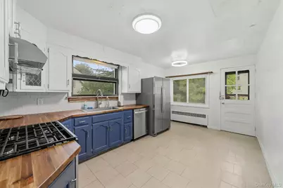 25 Fowler Avenue, Yonkers, NY 10701 - Photo 12