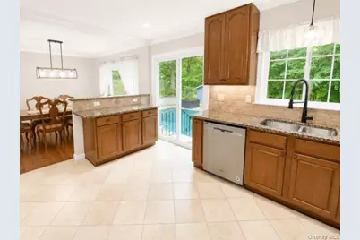 6 George Court, Miller Place, NY 11764 - Photo 2