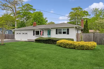 89 Woodlawn Avenue, East Moriches, NY 11940 - Photo 2