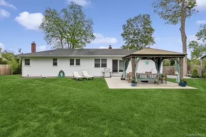 89 Woodlawn Avenue, East Moriches, NY 11940 - Photo 22