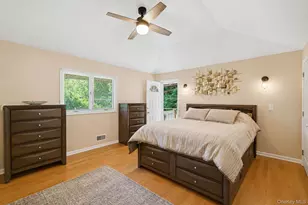 37 Coe Pl, Huntington Station, NY 11746 - Photo 24