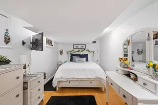 37 Coe Pl, Huntington Station, NY 11746 - Photo 32