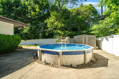 37 Coe Place, Huntington Station, NY 11746 - Photo 8