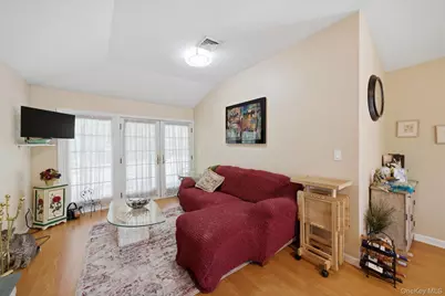 37 Coe Place, Huntington Station, NY 11746 - Photo 14
