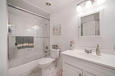 37 Coe Place, Huntington Station, NY 11746 - Photo 22