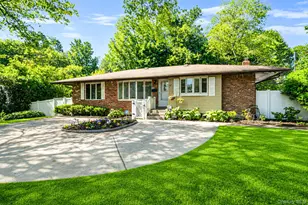 37 Coe Pl, Huntington Station, NY 11746 - Photo 2