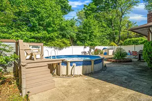 37 Coe Pl, Huntington Station, NY 11746 - Photo 6
