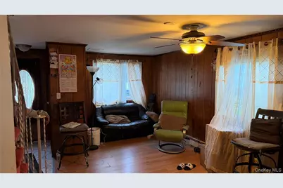 18 Pennsylvania Avenue, Brentwood, NY 11717 - Photo 4