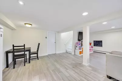 83 E End Avenue, Hicksville, NY 11801 - Photo 22