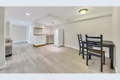83 E End Avenue, Hicksville, NY 11801 - Photo 20