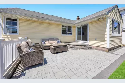 83 E End Avenue, Hicksville, NY 11801 - Photo 28