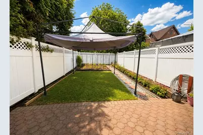 7221 66th Drive, Middle Village, NY 11379 - Photo 14