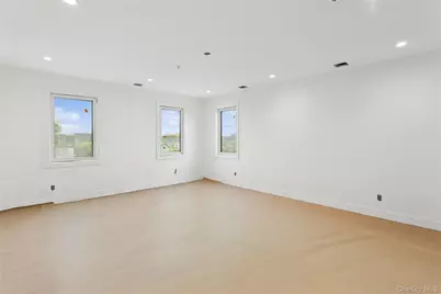 400 E Olive Street, Long Beach, NY 11561 - Photo 32