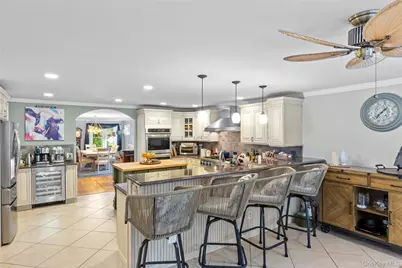 5 Bennett Avenue, Huntington Station, NY 11746 - Photo 8
