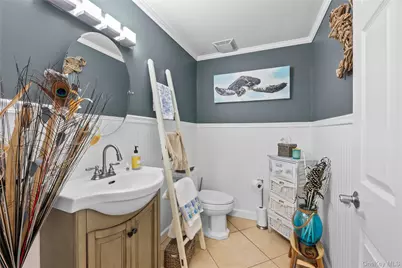 5 Bennett Avenue, Huntington Station, NY 11746 - Photo 12