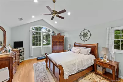 5 Bennett Avenue, Huntington Station, NY 11746 - Photo 14