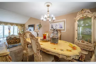 15 Jackie Drive, Westbury, NY 11590 - Photo 8