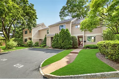 218 Tree Top Crescent, Rye Brook, NY 10573 - Photo 2