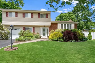 107 Clinton Avenue, Port Jefferson Station, NY 11776 - Photo 2