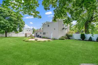 107 Clinton Avenue, Port Jefferson Station, NY 11776 - Photo 30