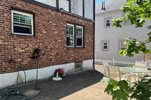 248-29 Cambria Ave, Little Neck, NY 11362 - Photo 22