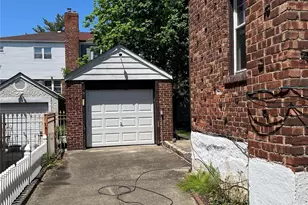 248-29 Cambria Ave, Little Neck, NY 11362 - Photo 24