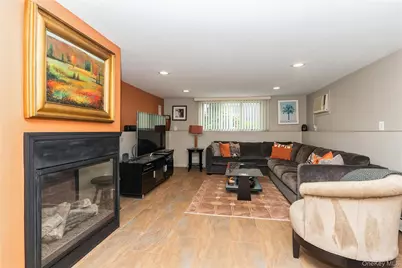 2772 Riverside Avenue, Merrick, NY 11566 - Photo 18