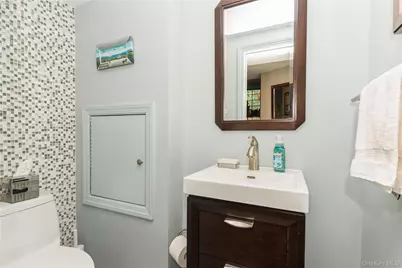 2772 Riverside Avenue, Merrick, NY 11566 - Photo 20