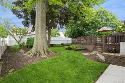 2772 Riverside Avenue, Merrick, NY 11566 - Photo 28