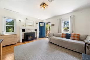 46 Argyle St, Lake Peekskill, NY 10537 - Photo 2