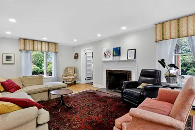34 Wildwood Lane, East Hills, NY 11577 - Photo 4