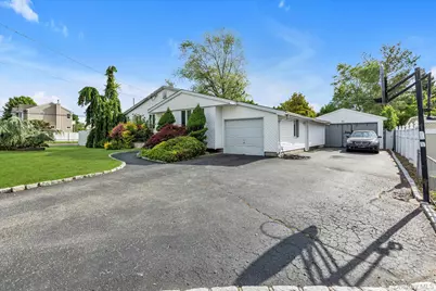 170 W 9th Street, Deer Park, NY 11729 - Photo 4