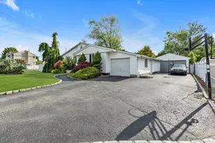 170 W 9th St, Deer Park, NY 11729 - Photo 4